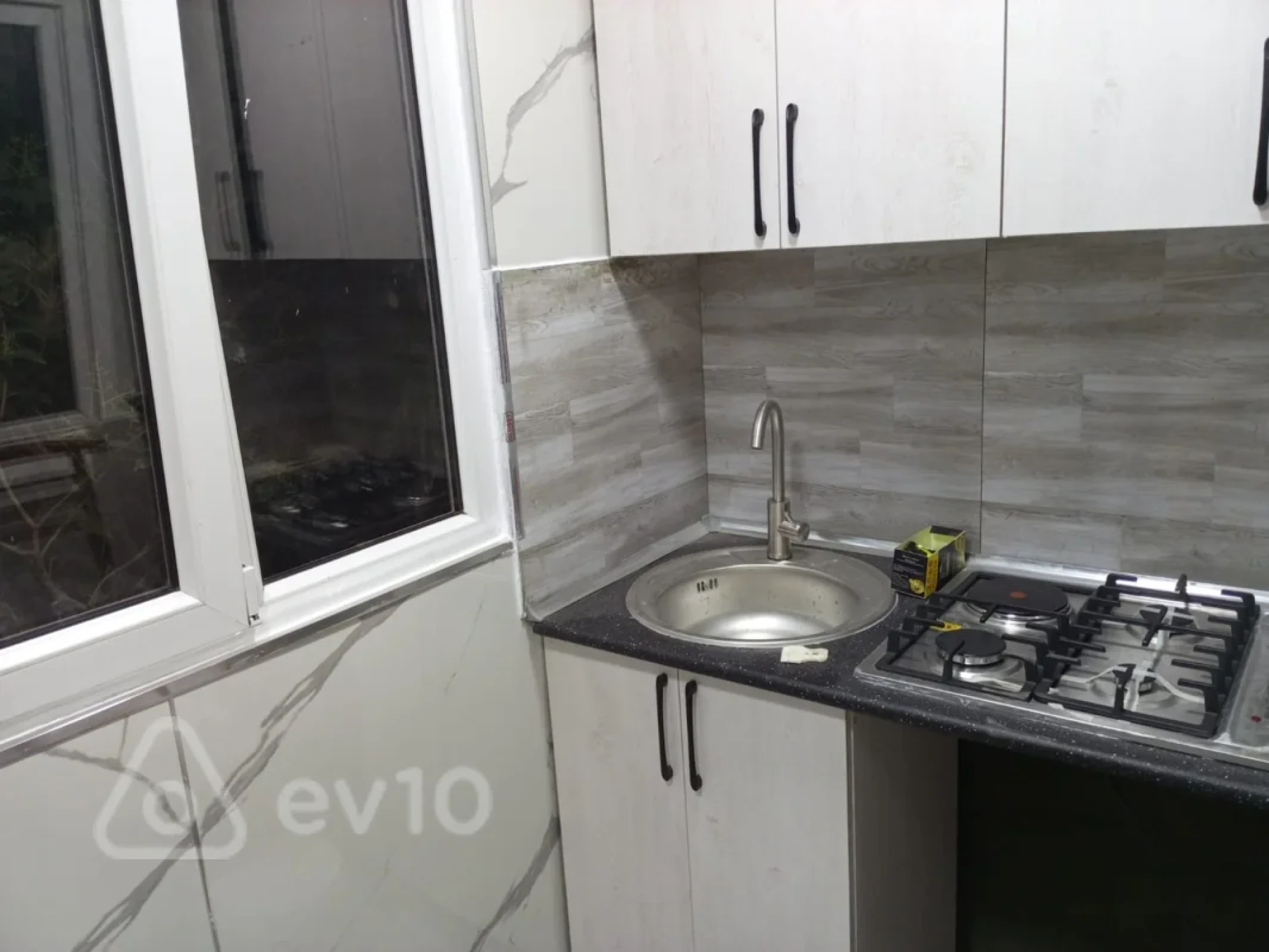 Kirayə verilir 2 otaqlı köhnə tikili 50 m²