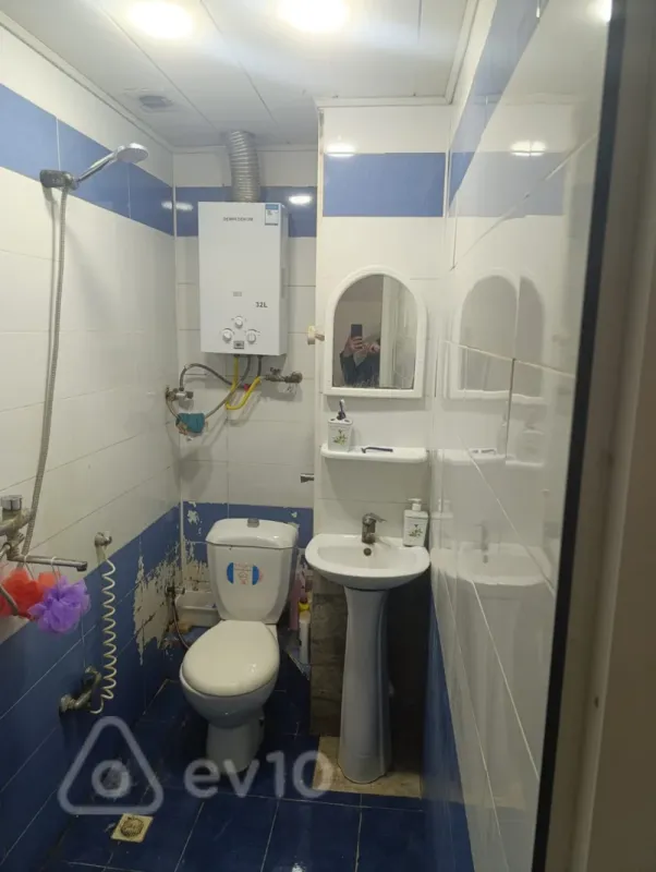 Satılır 1 otaqlı köhnə tikili 40 m²