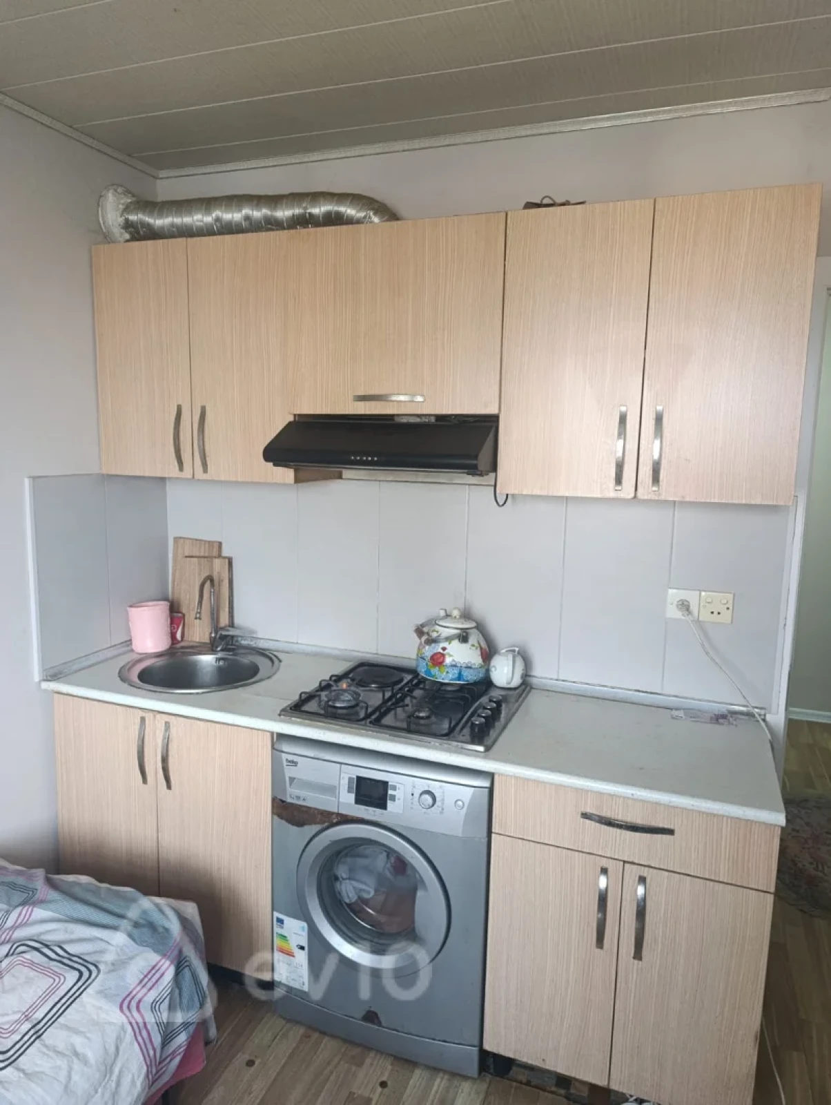 Satılır 1 otaqlı köhnə tikili 40 m²