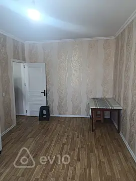 Satılır 1 otaqlı köhnə tikili 40 m²