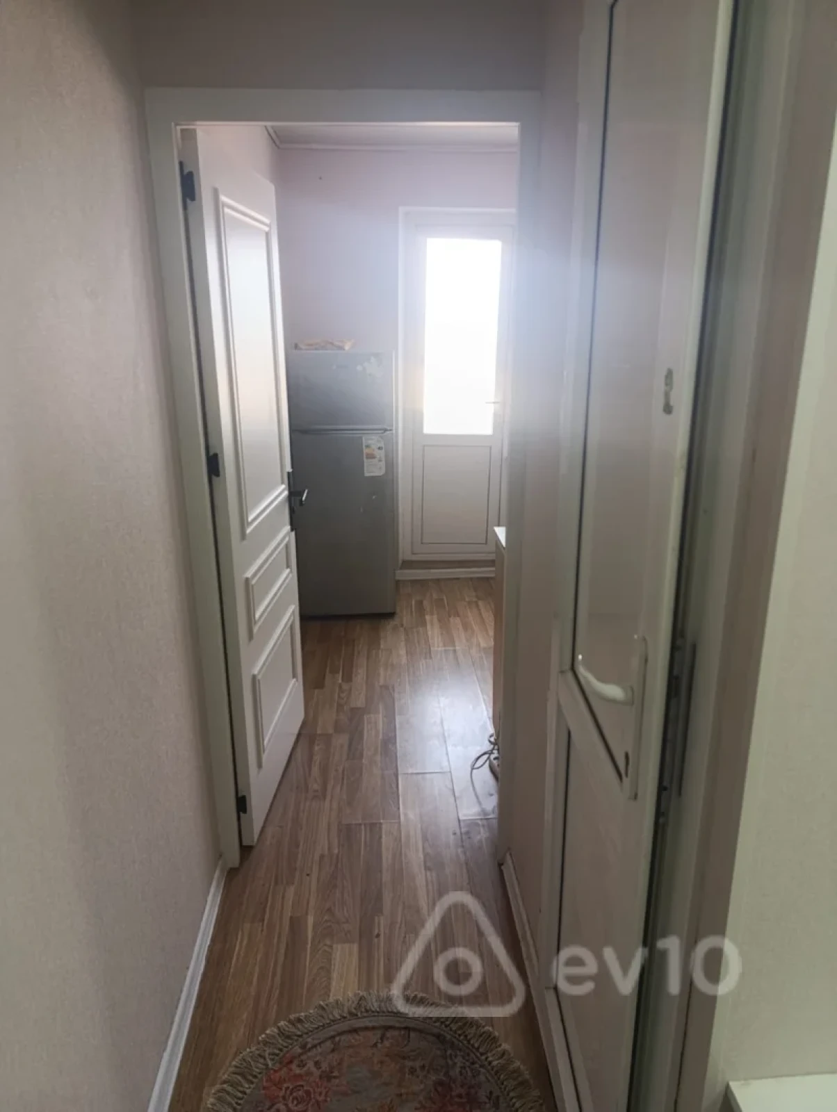 Satılır 1 otaqlı köhnə tikili 40 m²