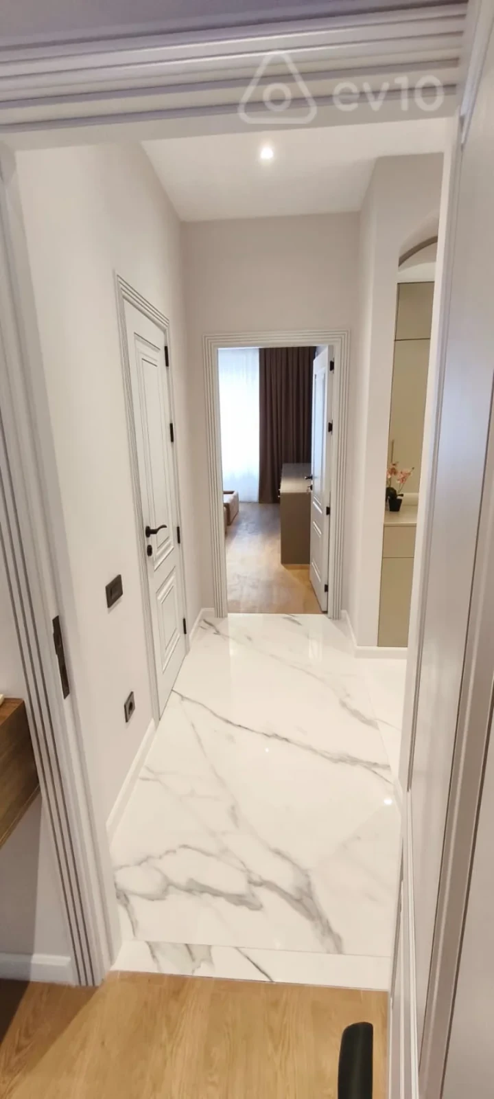 Kirayə verilir 3 otaqlı yeni tikili 140 m²