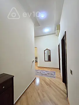 Satılır 6 otaqlı həyət evi 230 m²