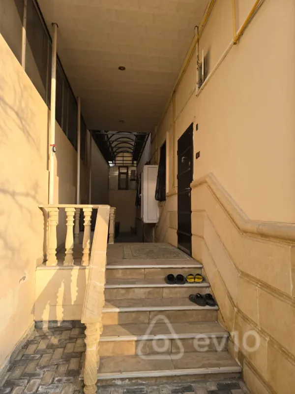 Satılır 6 otaqlı həyət evi 230 m²