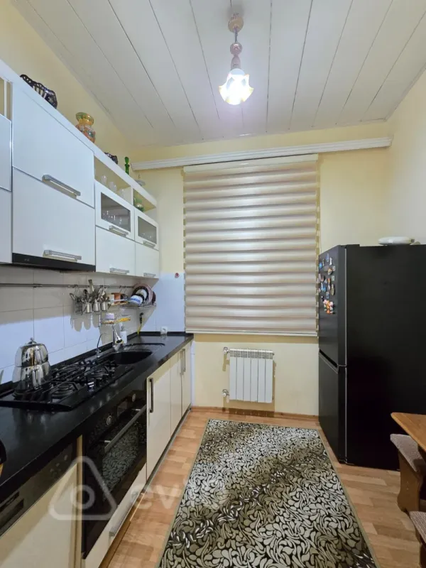 Satılır 6 otaqlı həyət evi 230 m²