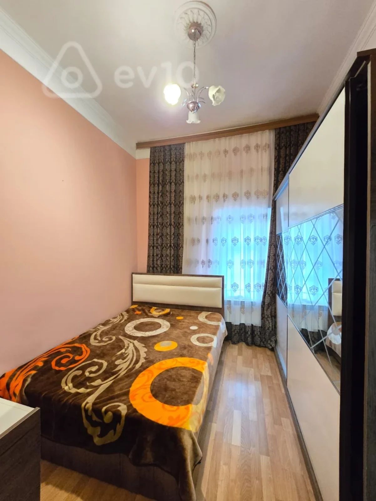 Satılır 6 otaqlı həyət evi 230 m²