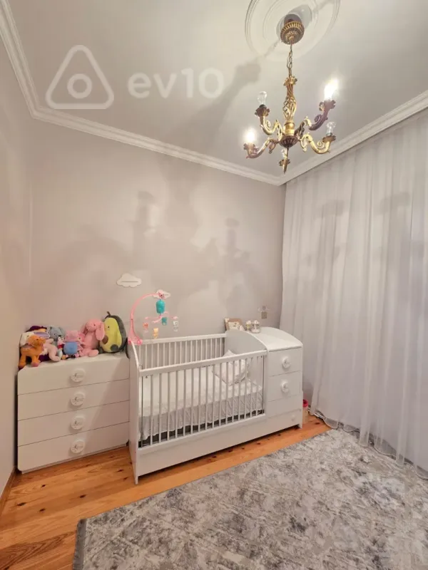 Satılır 6 otaqlı həyət evi 230 m²