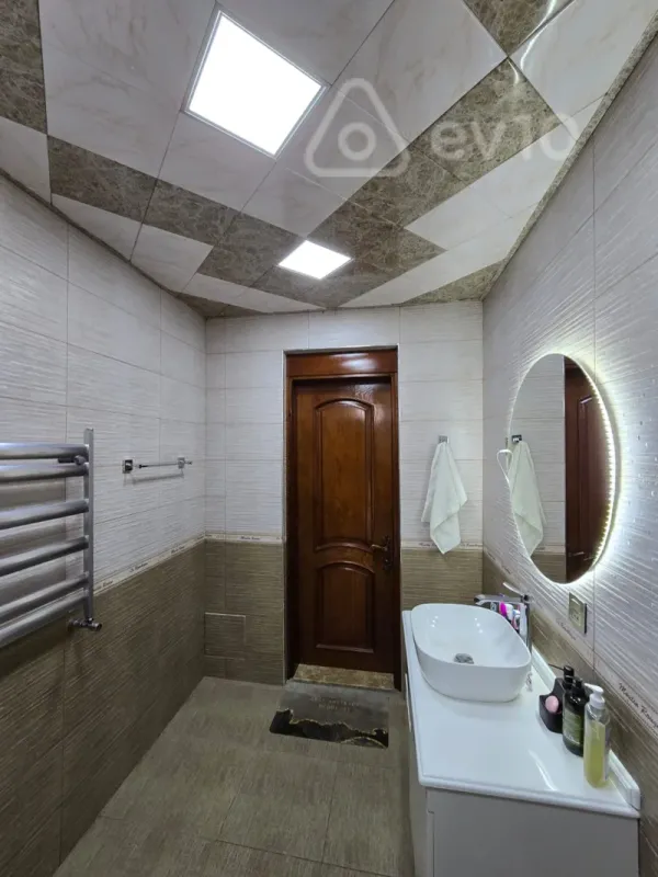 Satılır 6 otaqlı həyət evi 230 m²