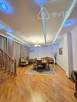 Satılır 6 otaqlı həyət evi 230 m²