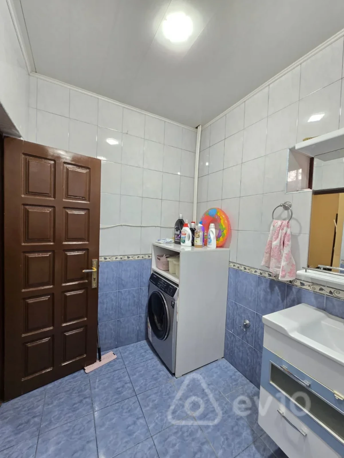 Satılır 6 otaqlı həyət evi 230 m²