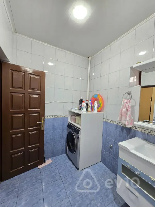 Satılır 6 otaqlı həyət evi 230 m²