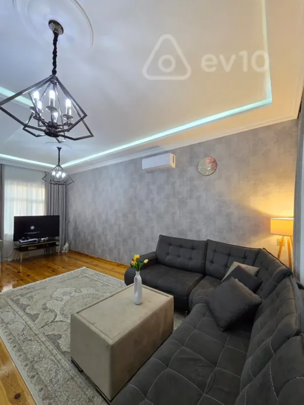 Satılır 6 otaqlı həyət evi 230 m²