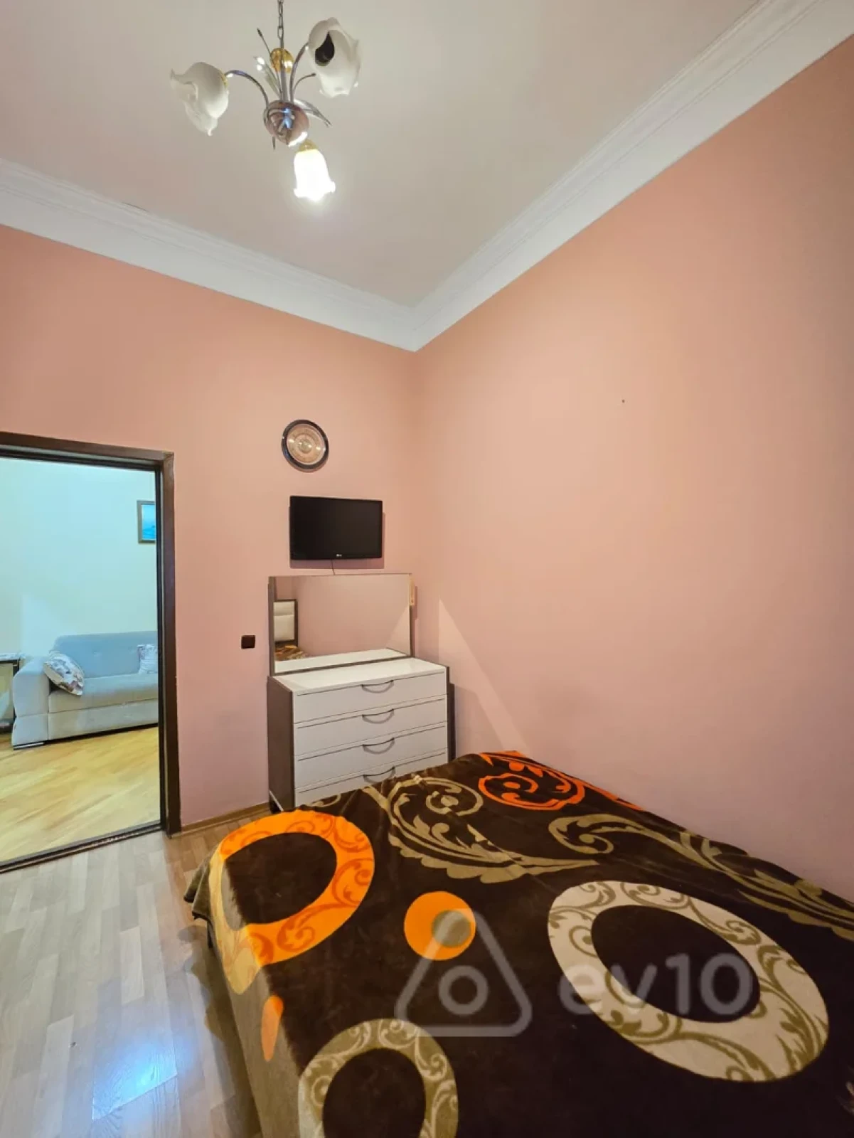 Satılır 6 otaqlı həyət evi 230 m²