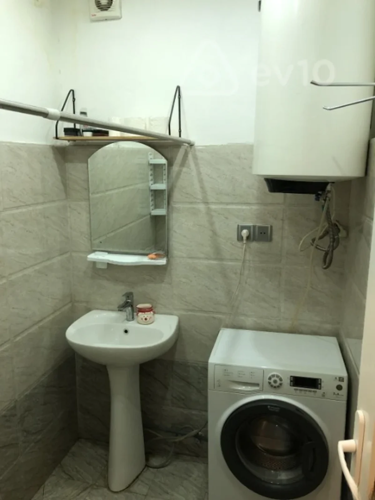 Kirayə verilir 1 otaqlı köhnə tikili 35 m²
