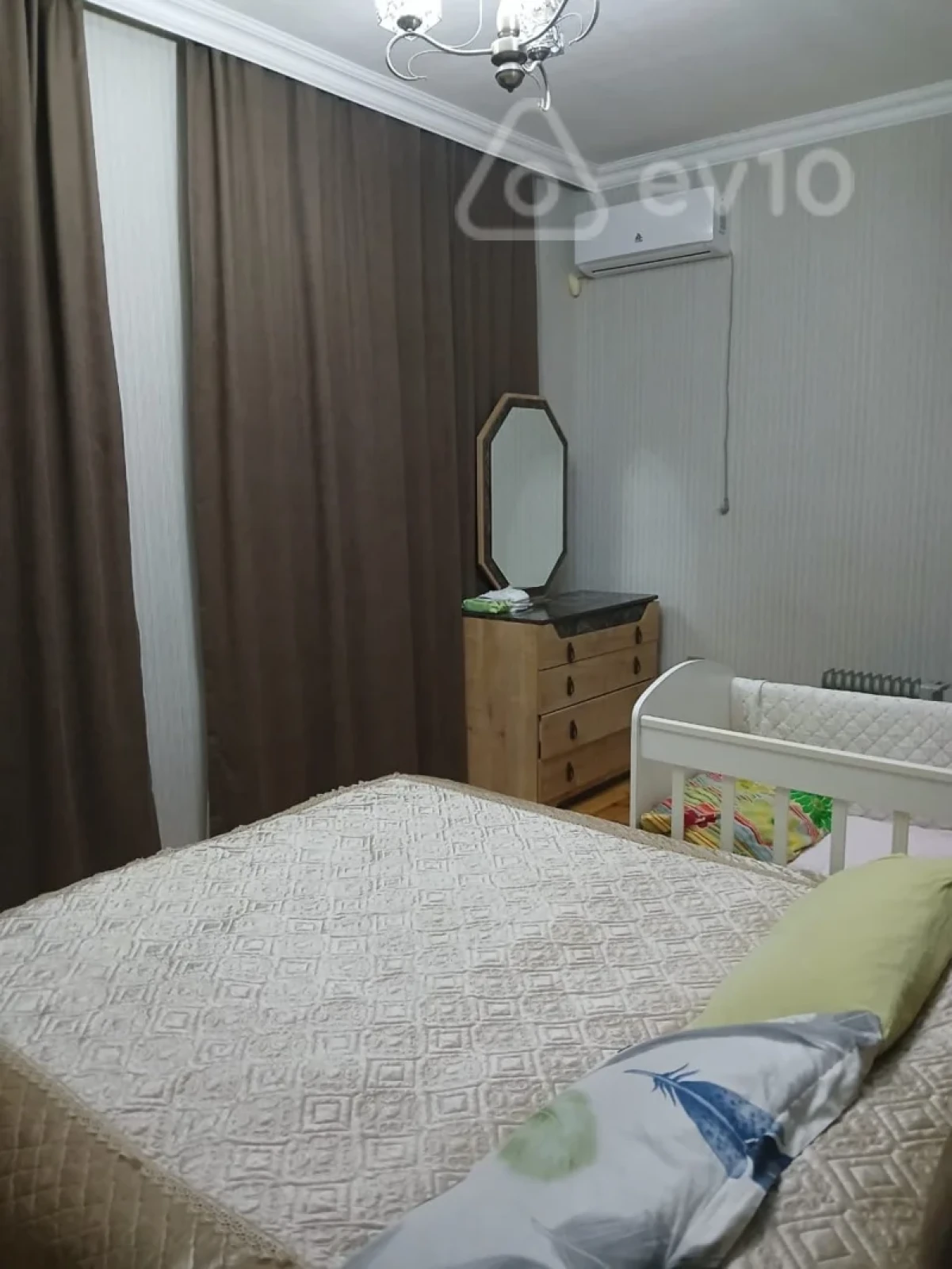 Satılır 5 otaqlı həyət evi 232 m²
