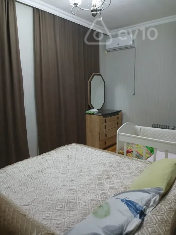 Satılır 5 otaqlı həyət evi 232 m²