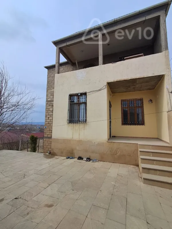 Satılır 5 otaqlı həyət evi 232 m²