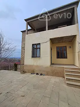 Satılır 5 otaqlı həyət evi 232 m²