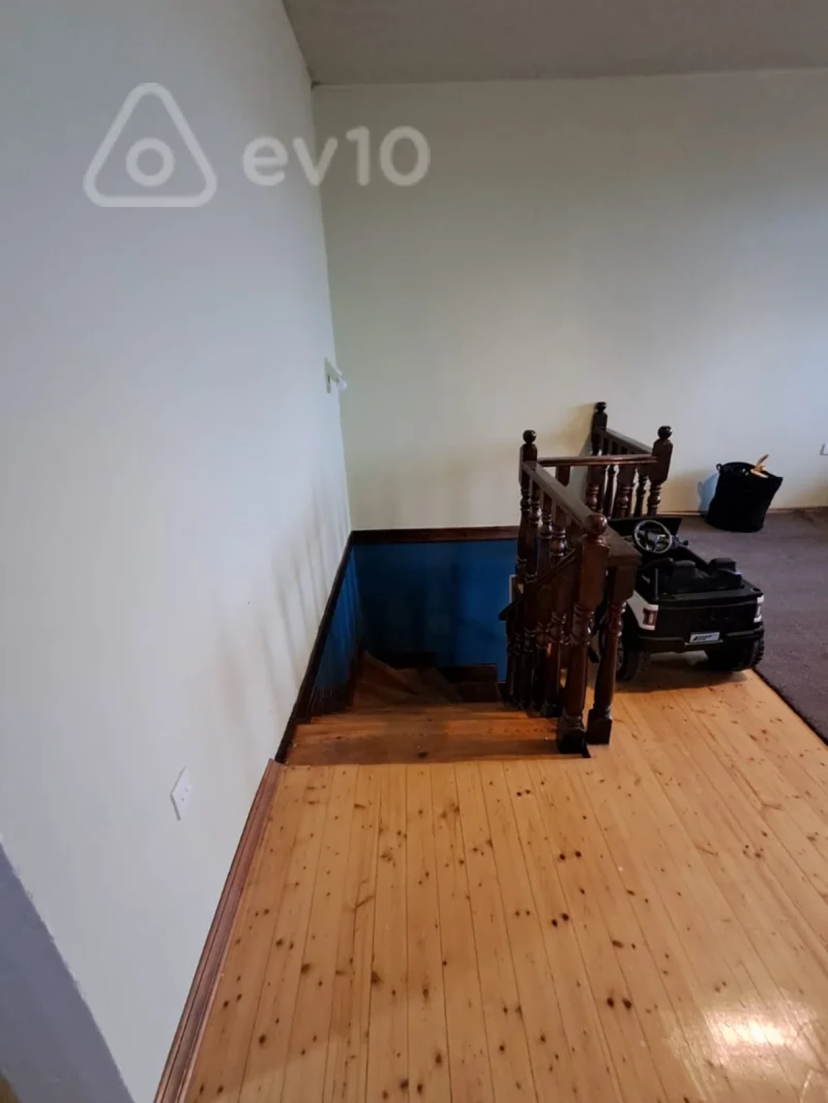 Satılır 5 otaqlı həyət evi 232 m²