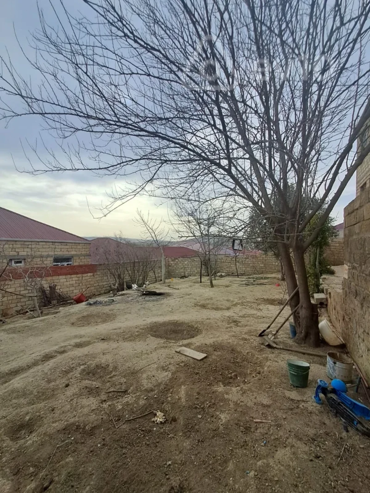 Satılır 5 otaqlı həyət evi 232 m²