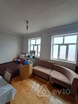 Satılır 5 otaqlı həyət evi 232 m²