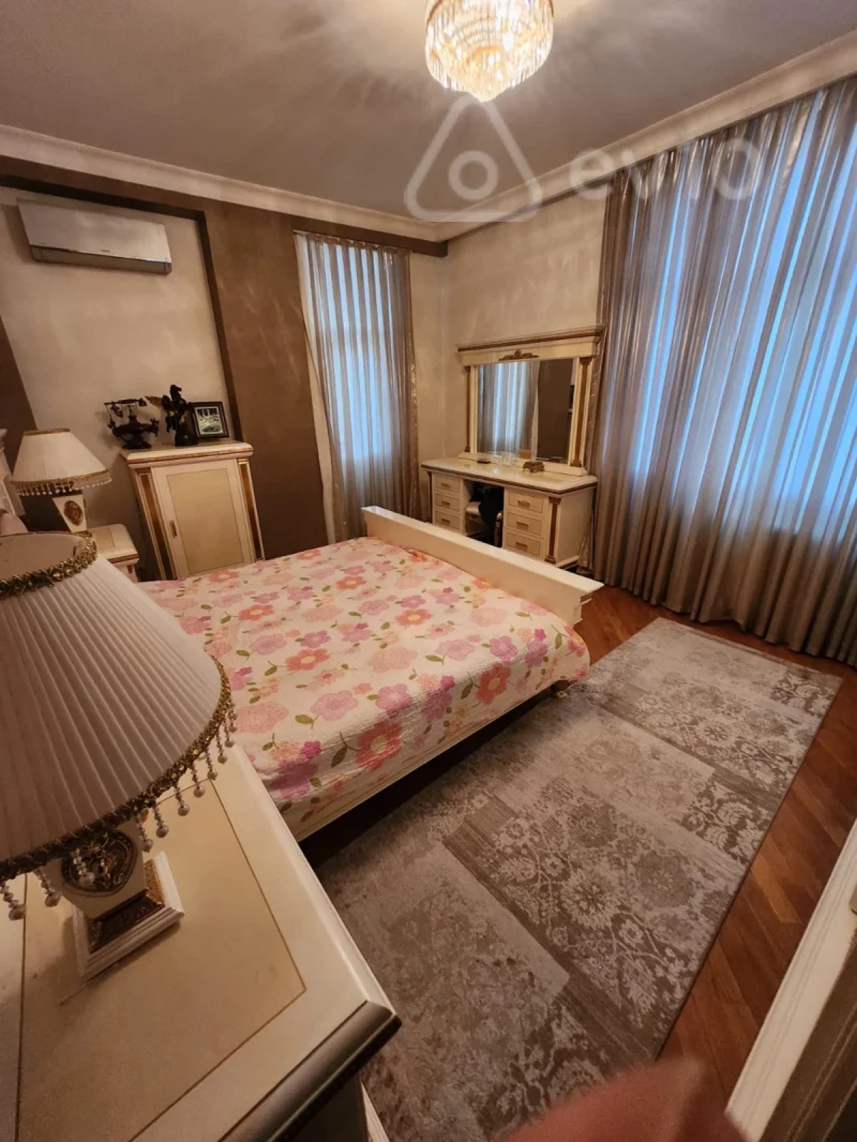 Satılır 3 otaqlı yeni tikili 130 m²