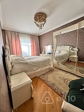 Satılır 4 otaqlı köhnə tikili 100 m²