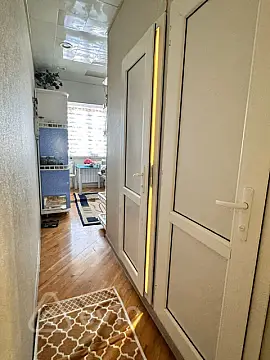 Satılır 4 otaqlı köhnə tikili 100 m²