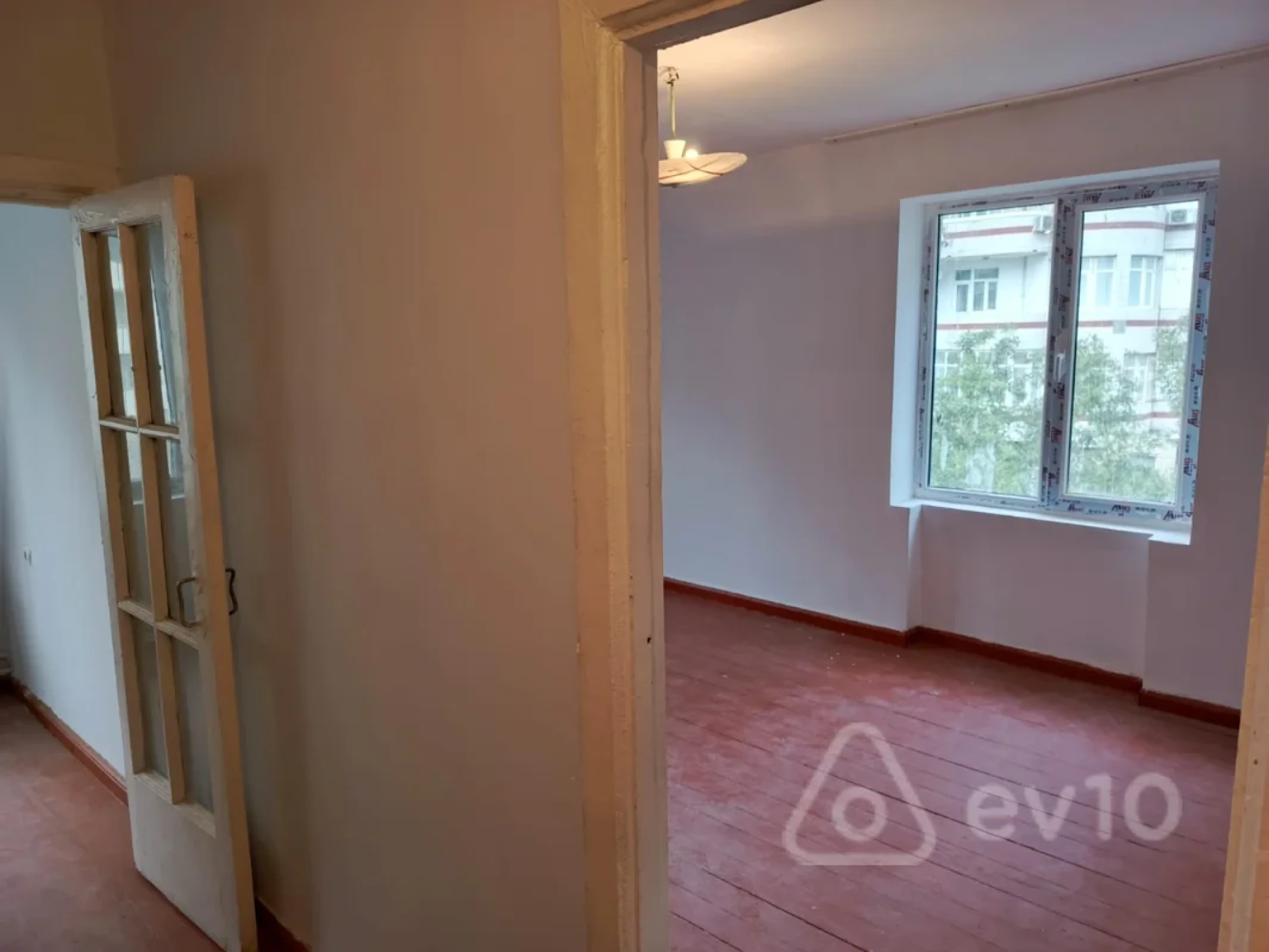 Kirayə verilir 1 otaqlı köhnə tikili 40 m²