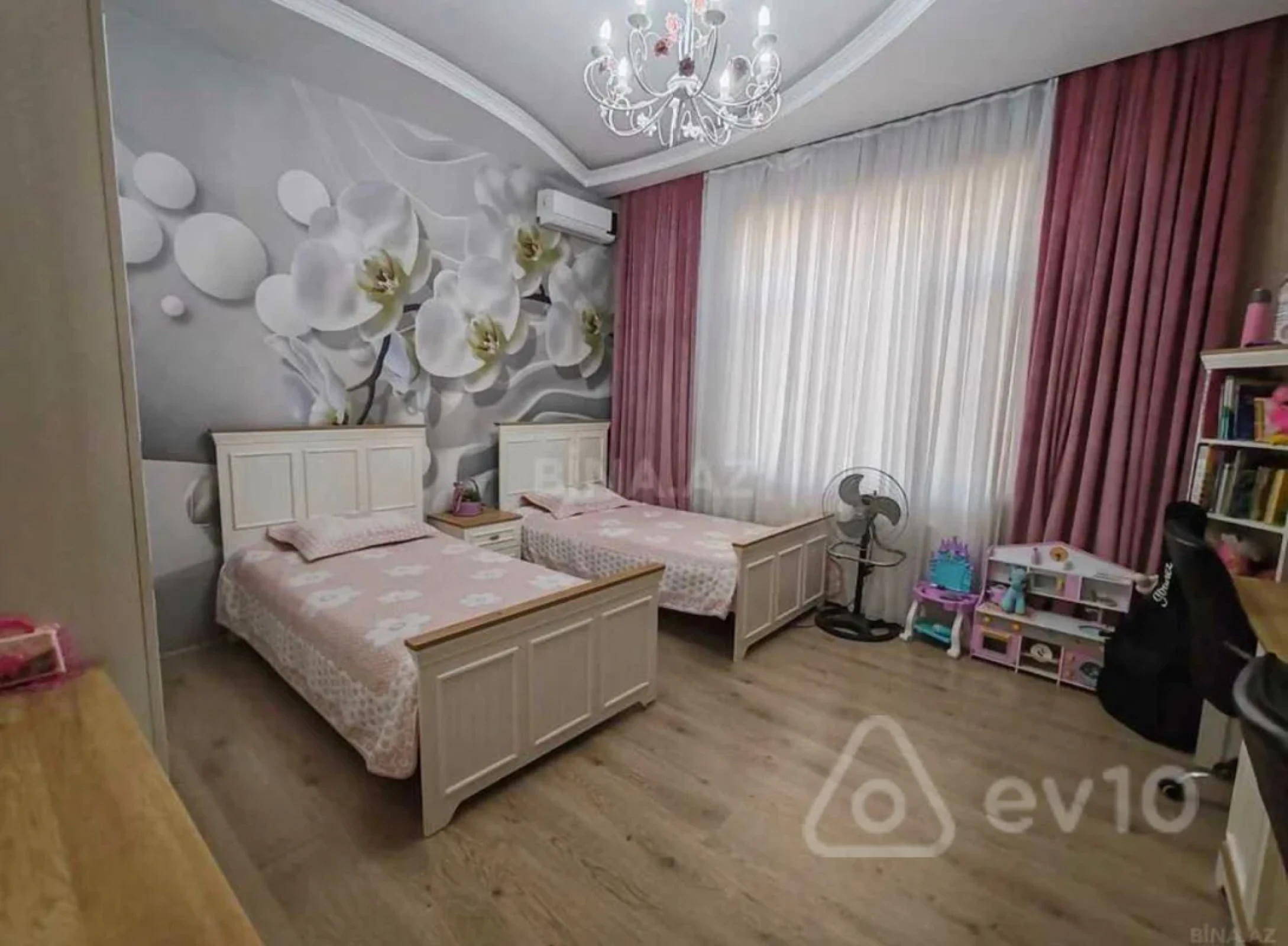 Satılır 6 otaqlı həyət evi 250 m²