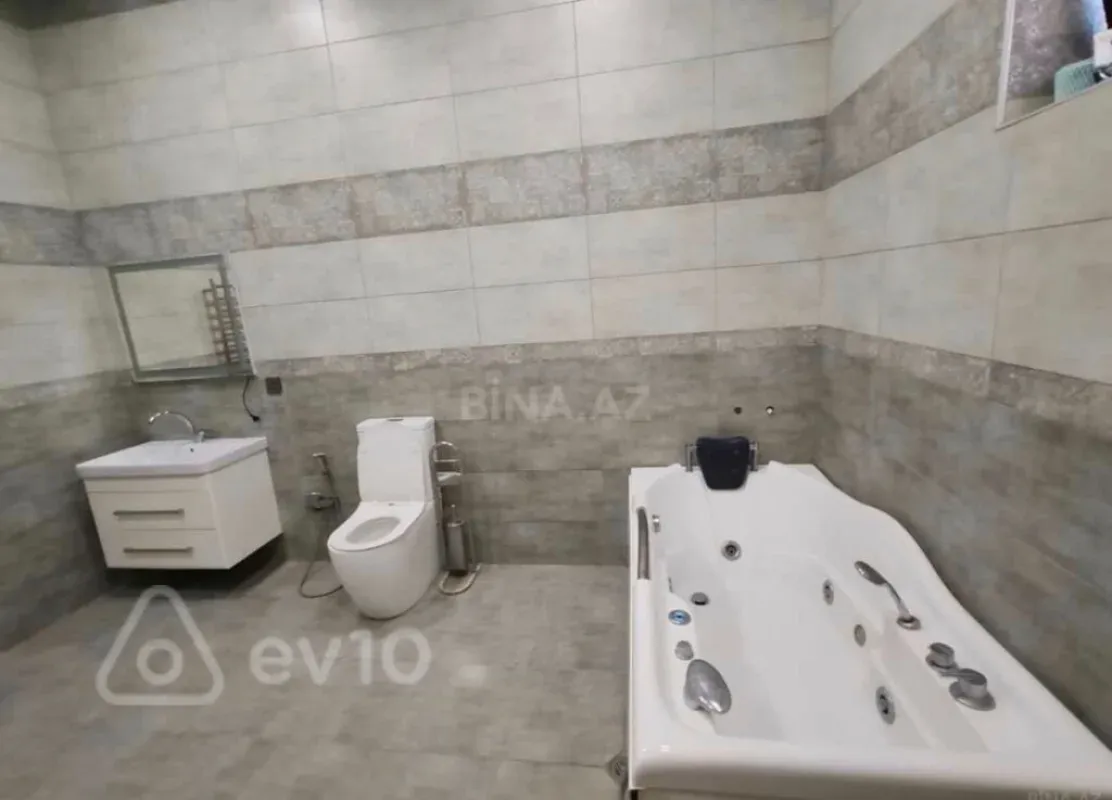 Satılır 6 otaqlı həyət evi 250 m²