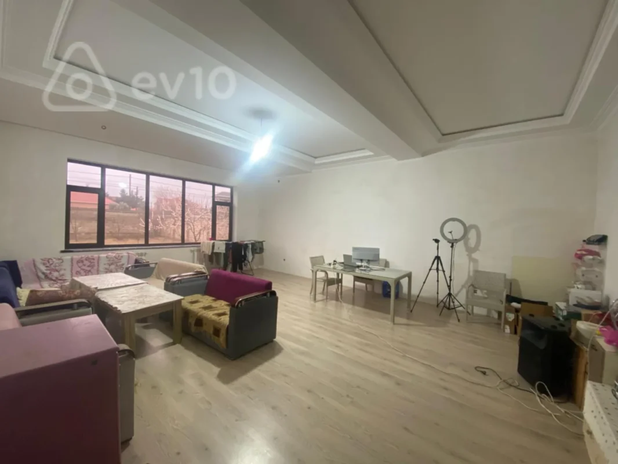 Satılır 6 otaqlı həyət evi 250 m²