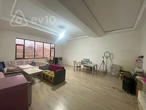 Satılır 6 otaqlı həyət evi 250 m²