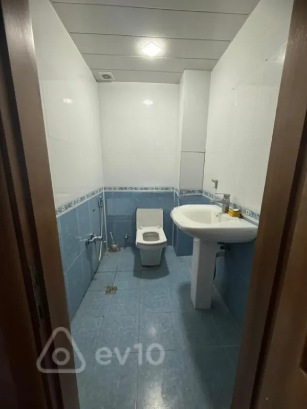 Satılır 3 otaqlı yeni tikili 170 m²