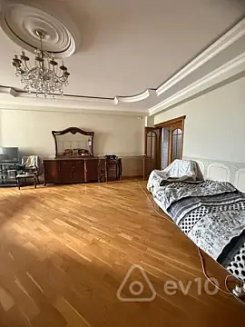 Satılır 3 otaqlı yeni tikili 170 m²