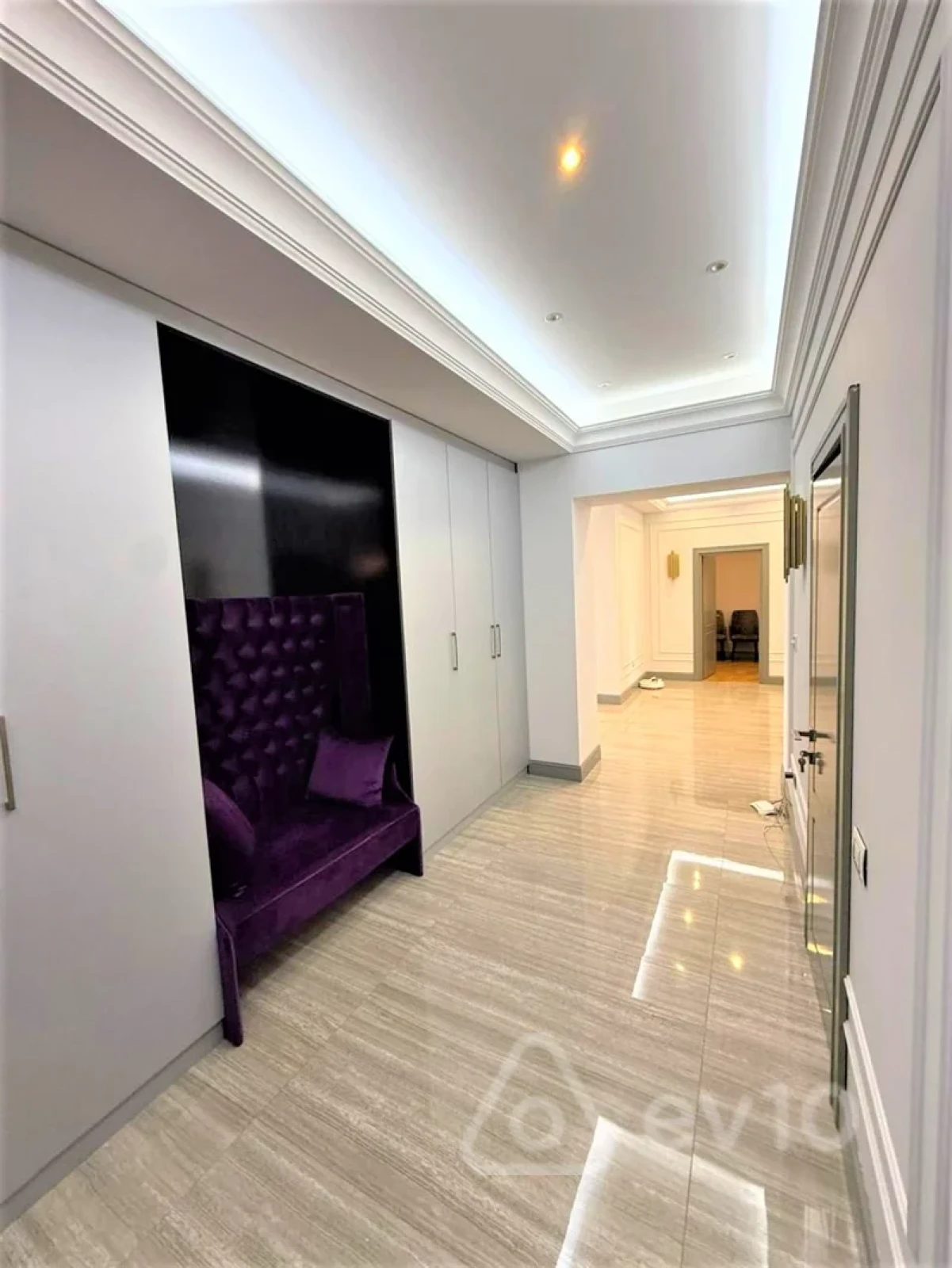 Kirayə verilir 3 otaqlı yeni tikili 190 m²