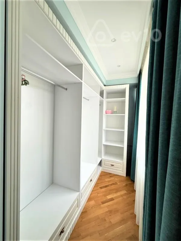 Kirayə verilir 3 otaqlı yeni tikili 190 m²