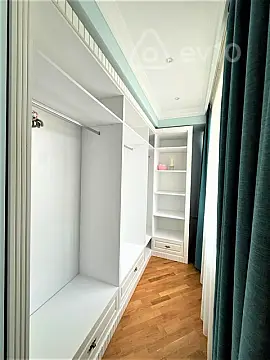 Kirayə verilir 3 otaqlı yeni tikili 190 m²