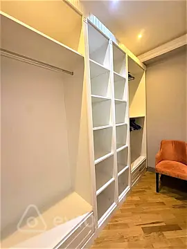 Kirayə verilir 3 otaqlı yeni tikili 190 m²