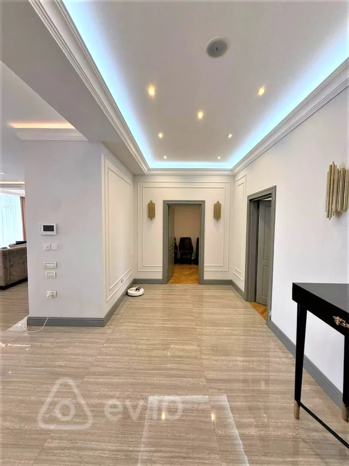 Kirayə verilir 3 otaqlı yeni tikili 190 m²