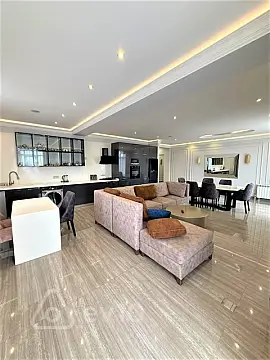 Kirayə verilir 3 otaqlı yeni tikili 190 m²