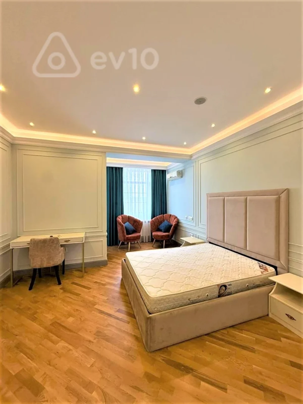 Kirayə verilir 3 otaqlı yeni tikili 190 m²