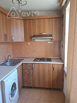Kirayə verilir 2 otaqlı köhnə tikili 75 m²