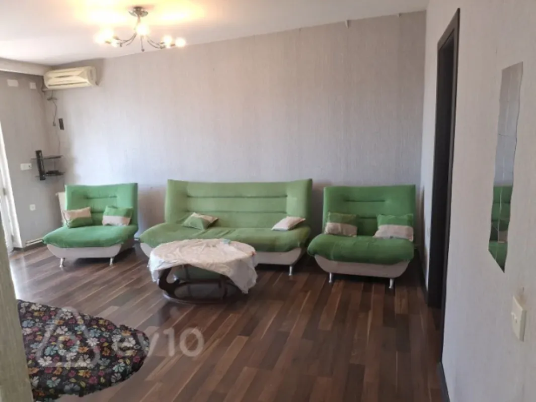 Kirayə verilir 2 otaqlı köhnə tikili 75 m²