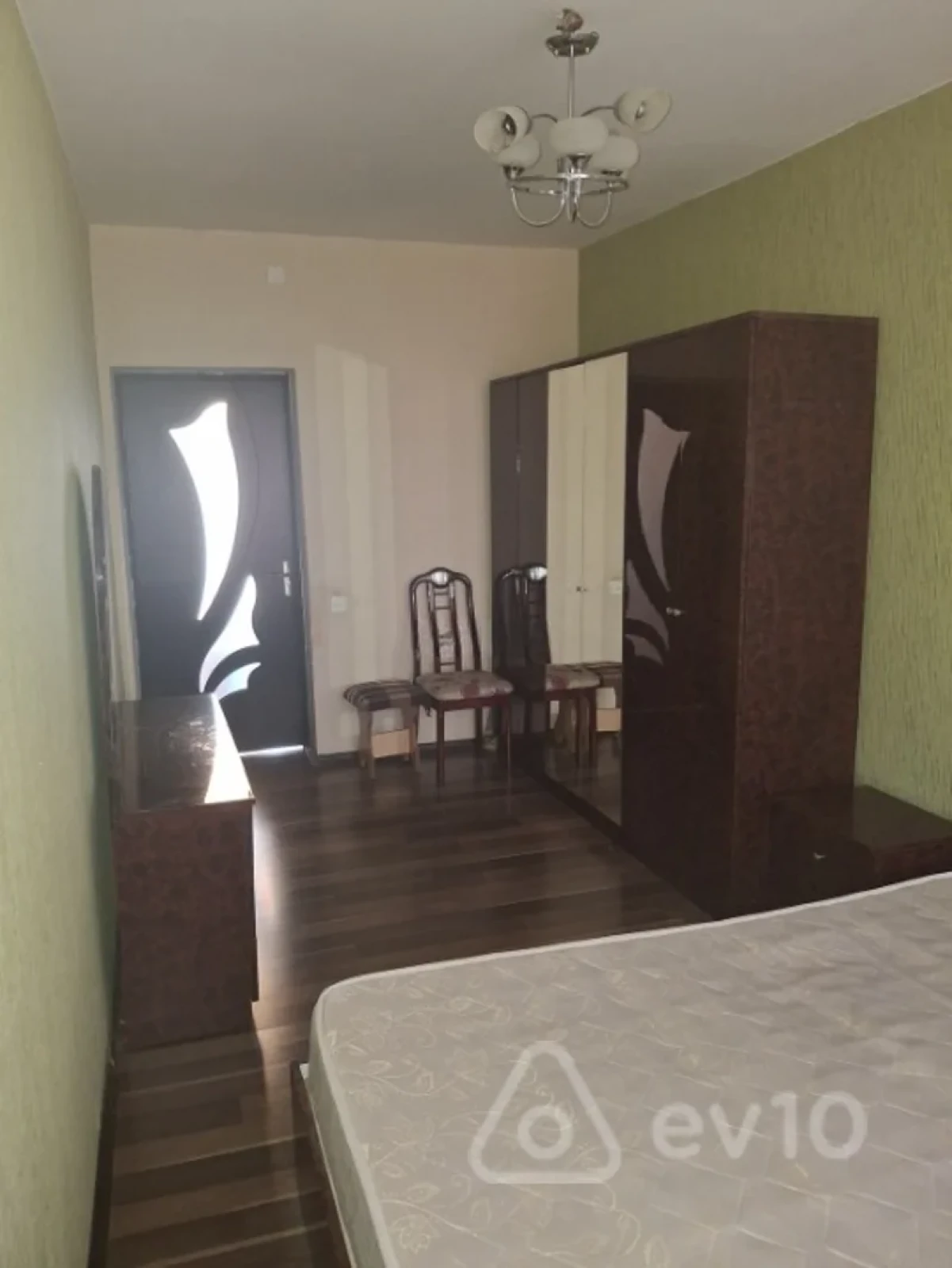 Kirayə verilir 2 otaqlı köhnə tikili 75 m²