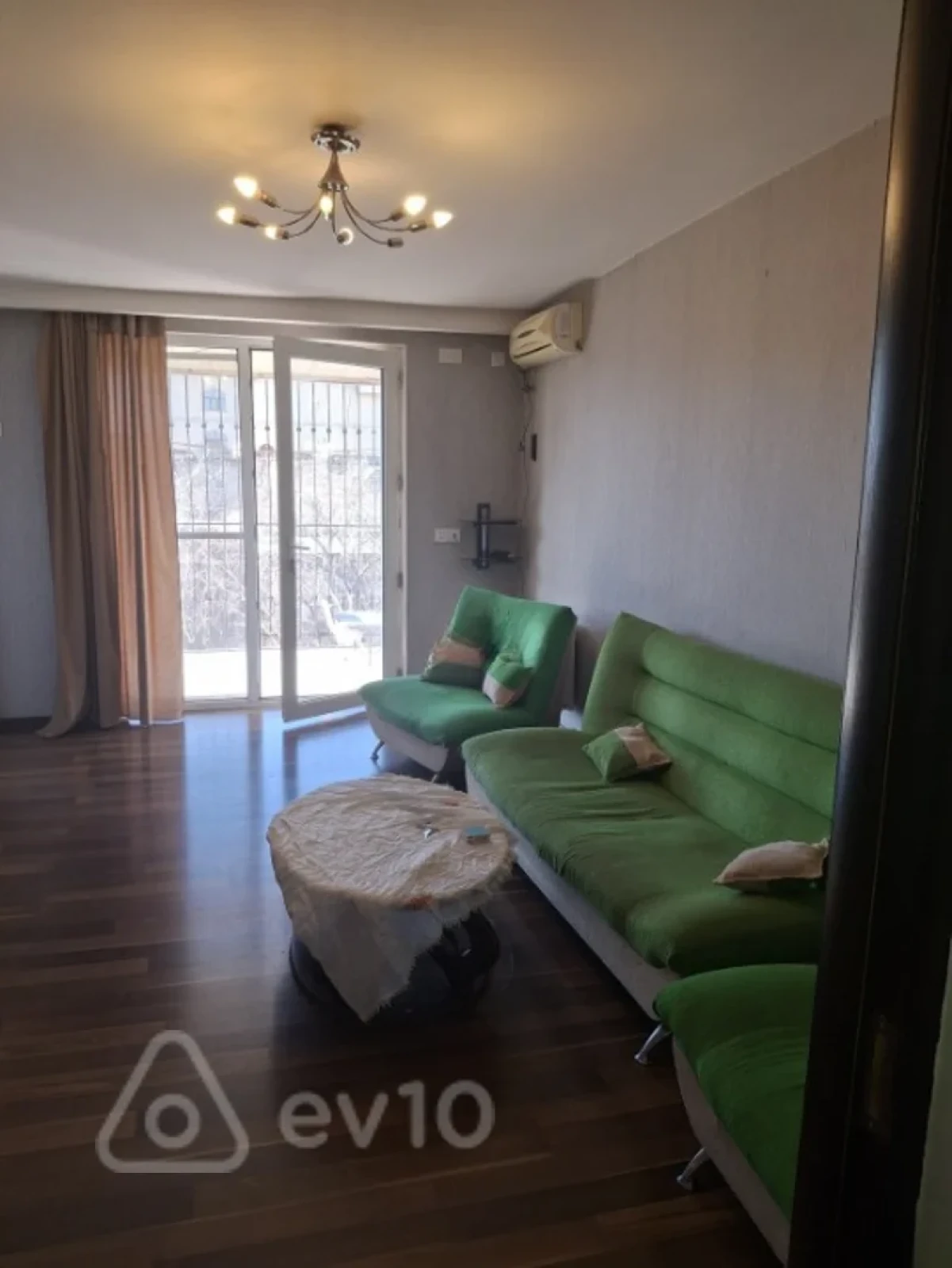 Kirayə verilir 2 otaqlı köhnə tikili 75 m²