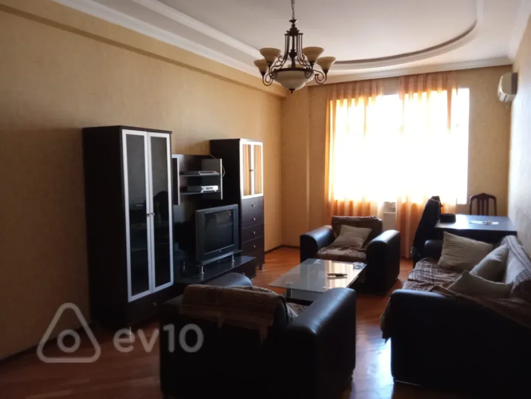 Kirayə verilir 2 otaqlı yeni tikili 110 m²