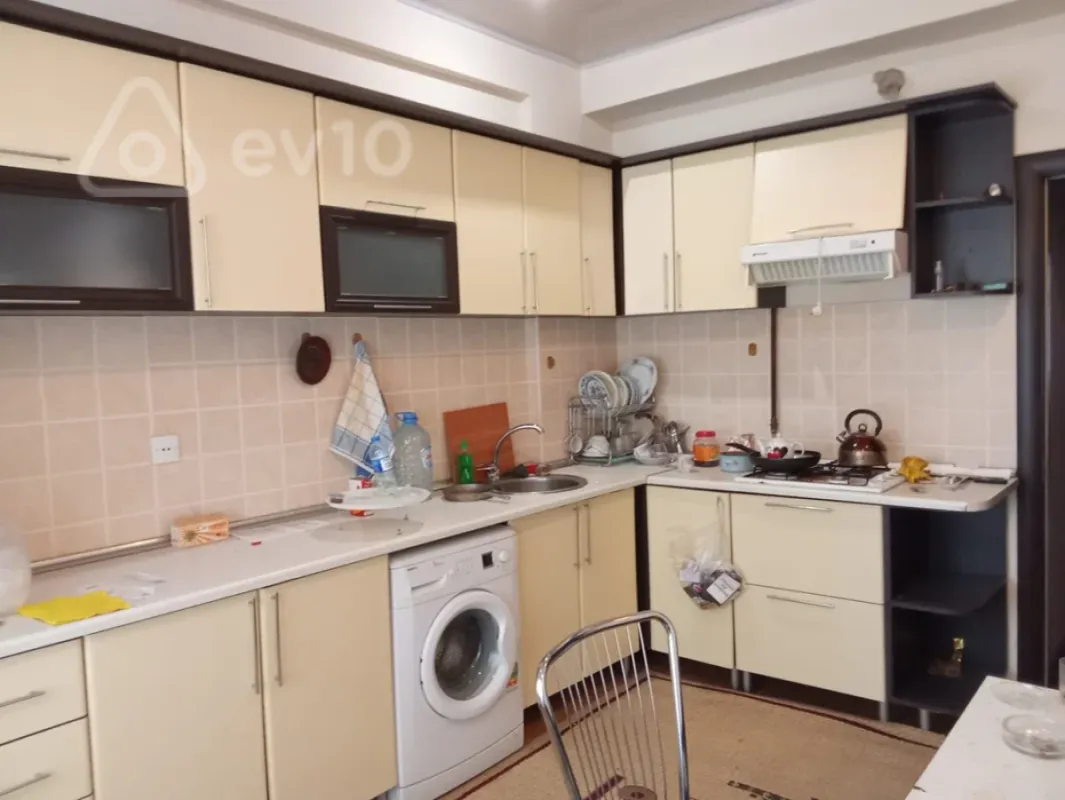 Kirayə verilir 2 otaqlı yeni tikili 110 m²