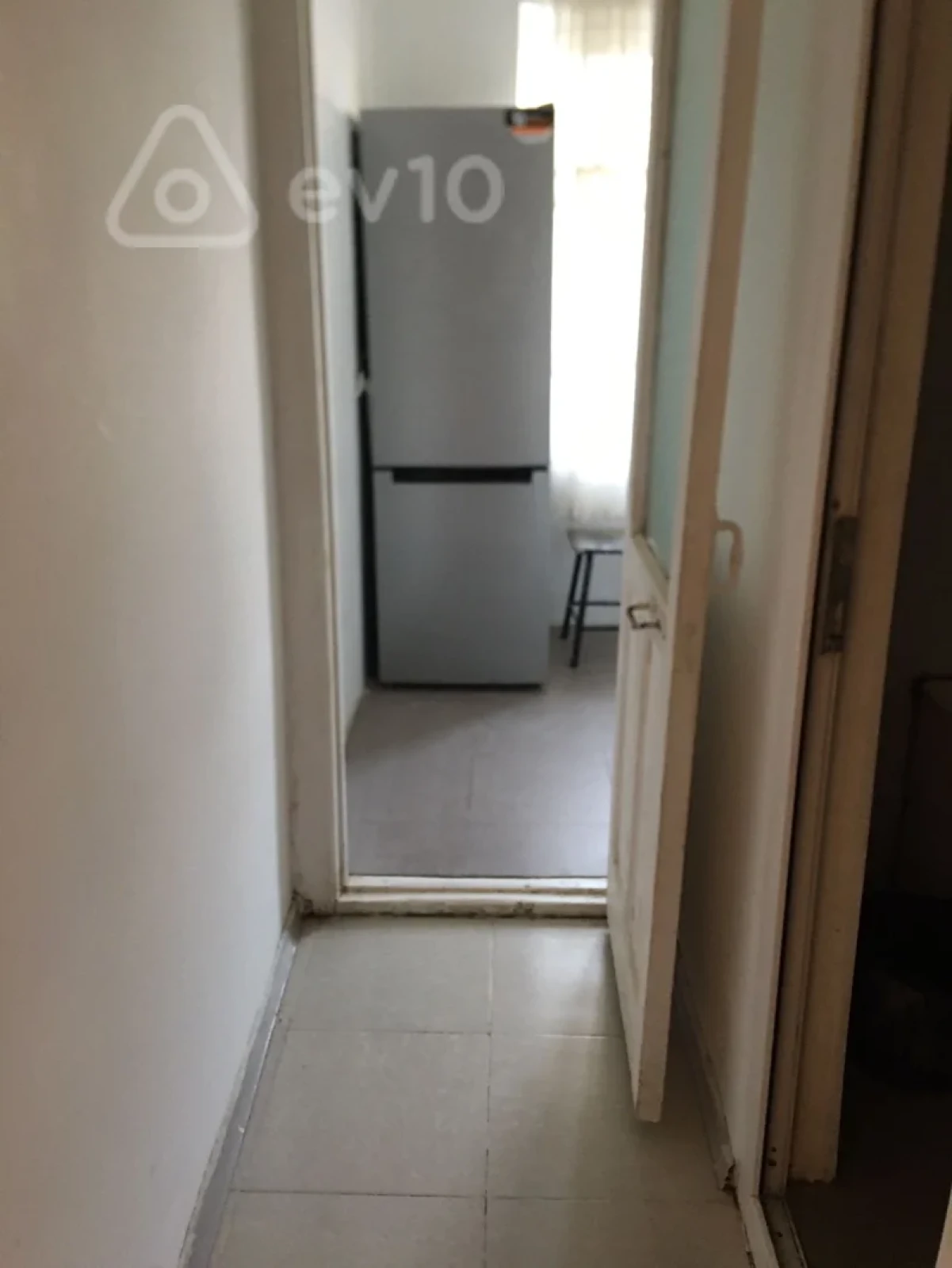 Satılır 1 otaqlı köhnə tikili 30 m²