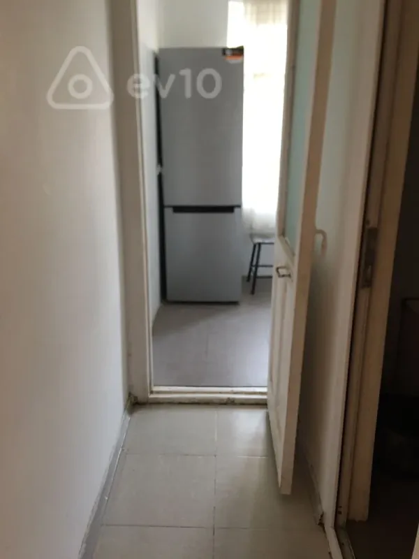 Satılır 1 otaqlı köhnə tikili 30 m²